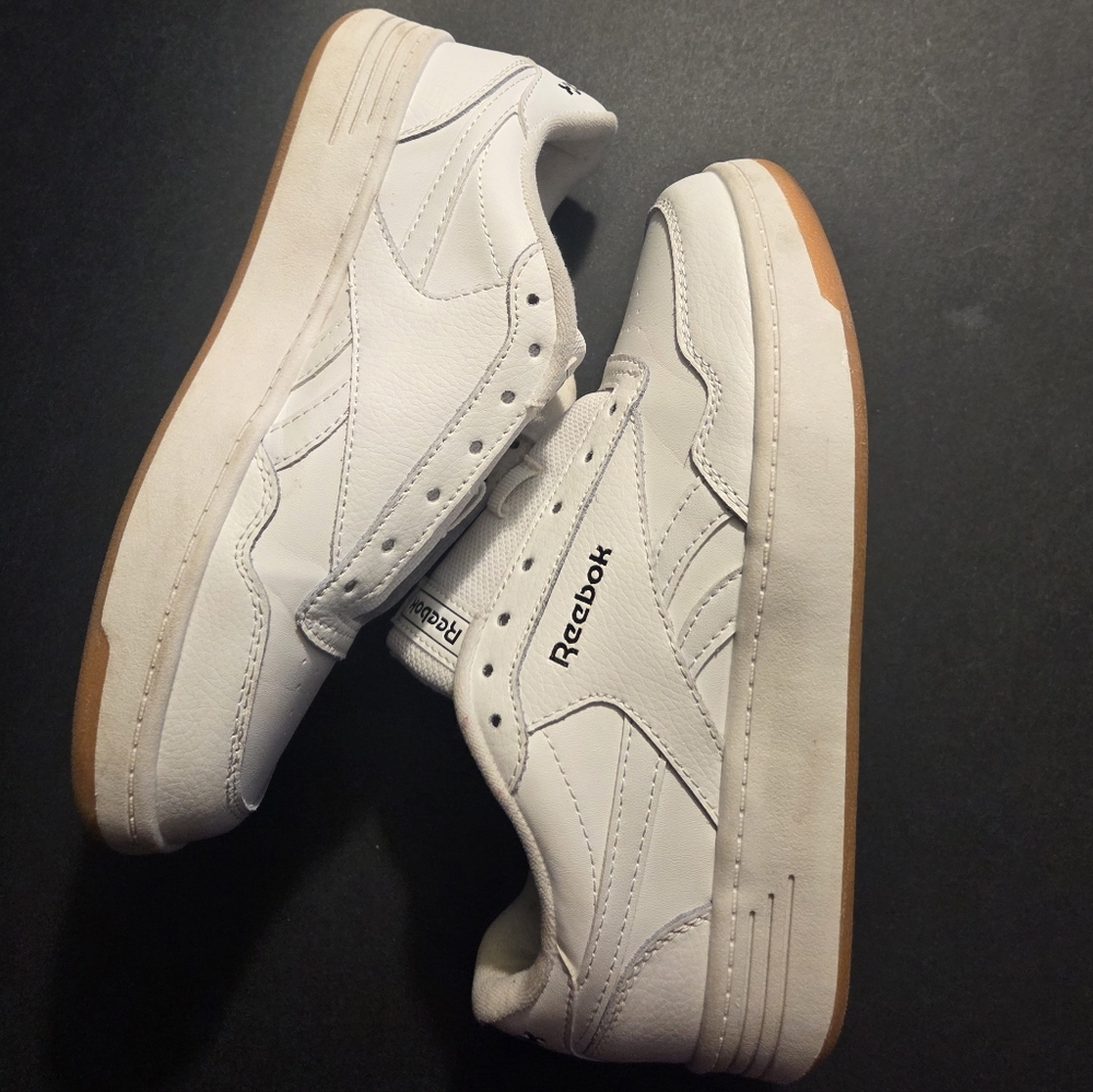 Reebok Club MEMT sneakers in a white colorway with a gum sole. - Picture 5 of 9